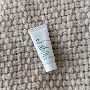 5/25✨ph balancing replenishing moisturizer dr Dennis gross